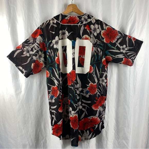 On The Byas Men’s Floral Short Sleeve Shirt with Red and White Flowers Size XL - Picture 2 of 16